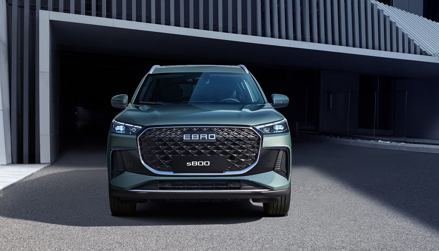 Nuevo EBRO s800 Luxury Vista Frontal