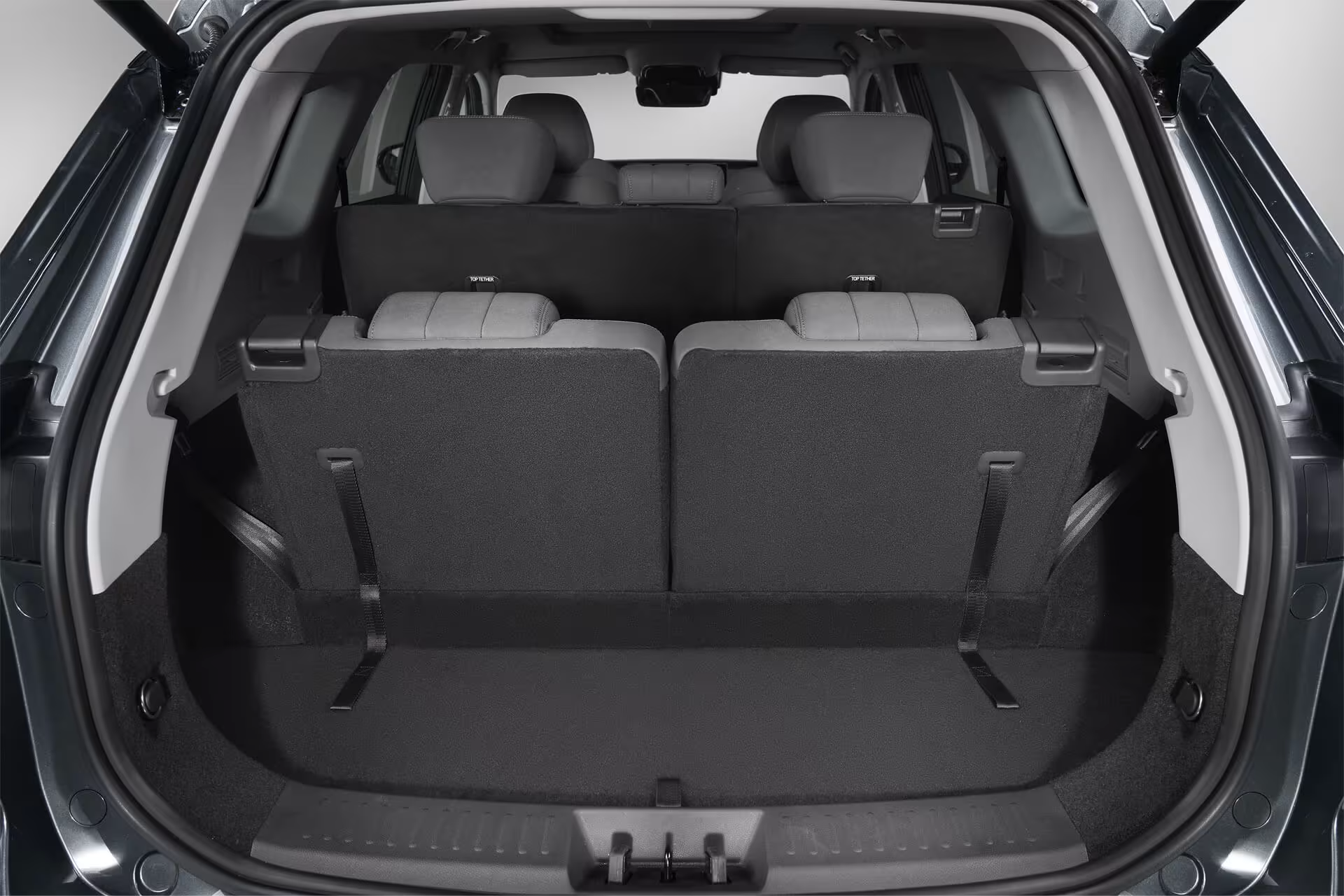 Nuevo EBRO s800 Luxury Detalle Maletero Asientos