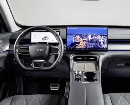 Nuevo EBRO s800 Luxury Detalle Interior Pantalla Envolvente