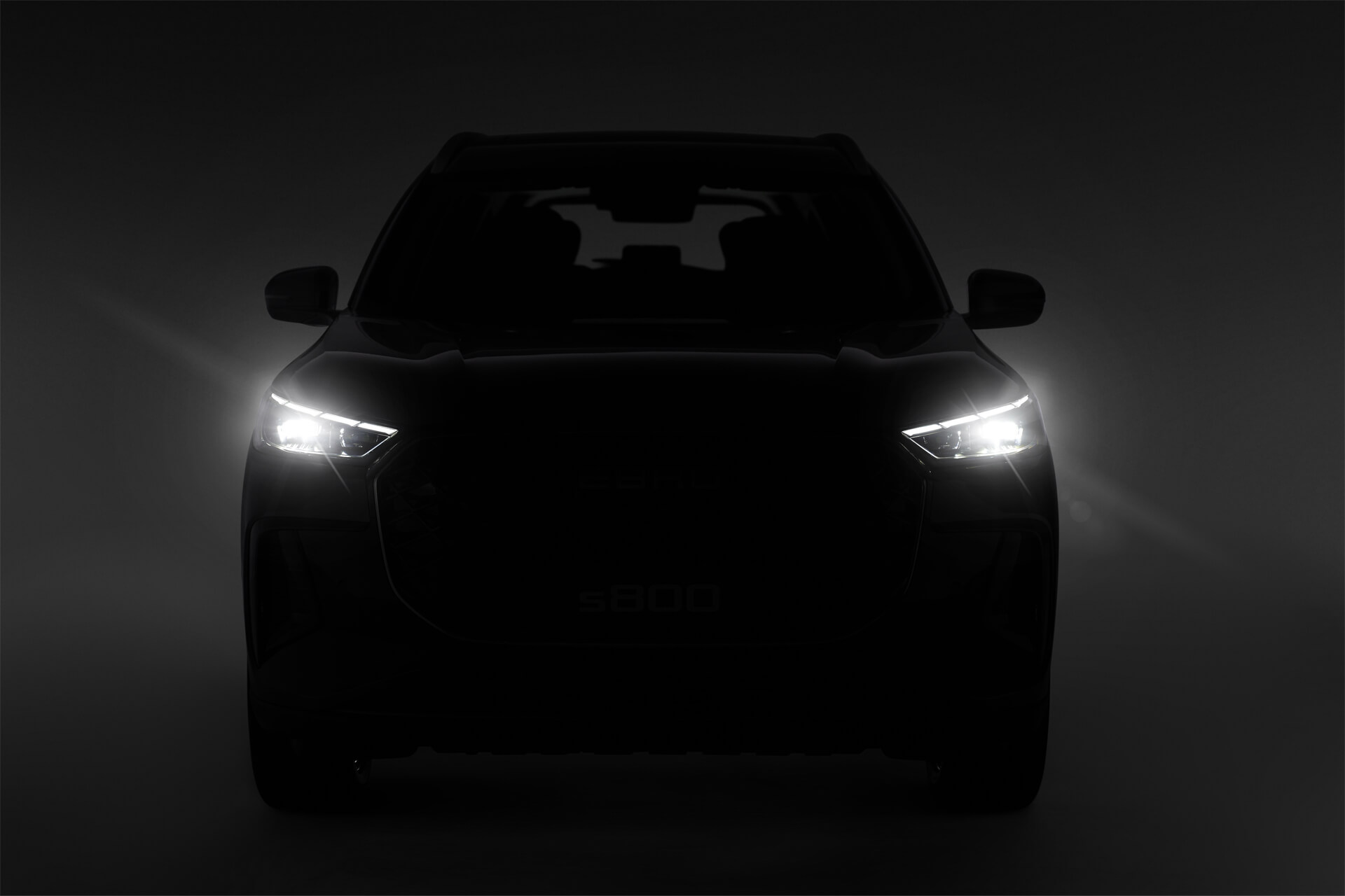 Nuevo EBRO s800 Luxury Detalle Luces Delanteras