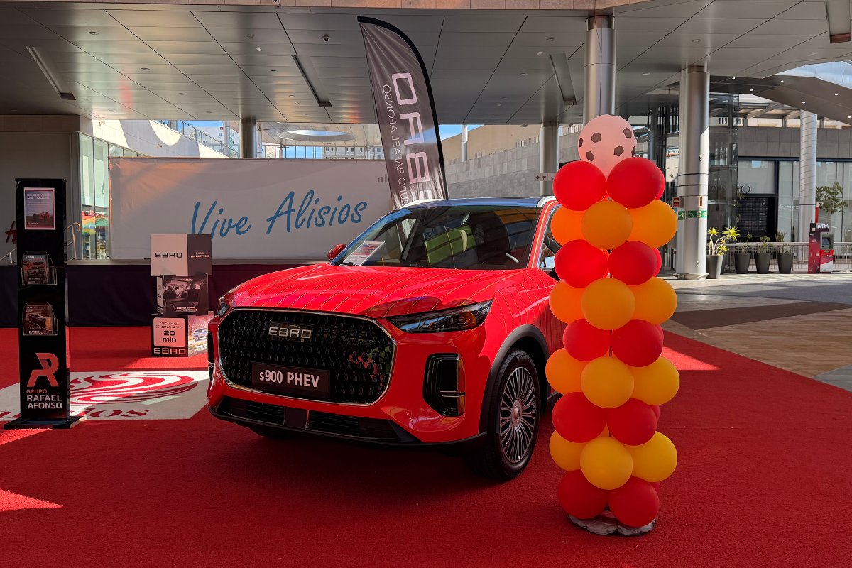 EXPOSICIÓN EBRO RAFAEL AFONSO s900 PHEV ALISIOS