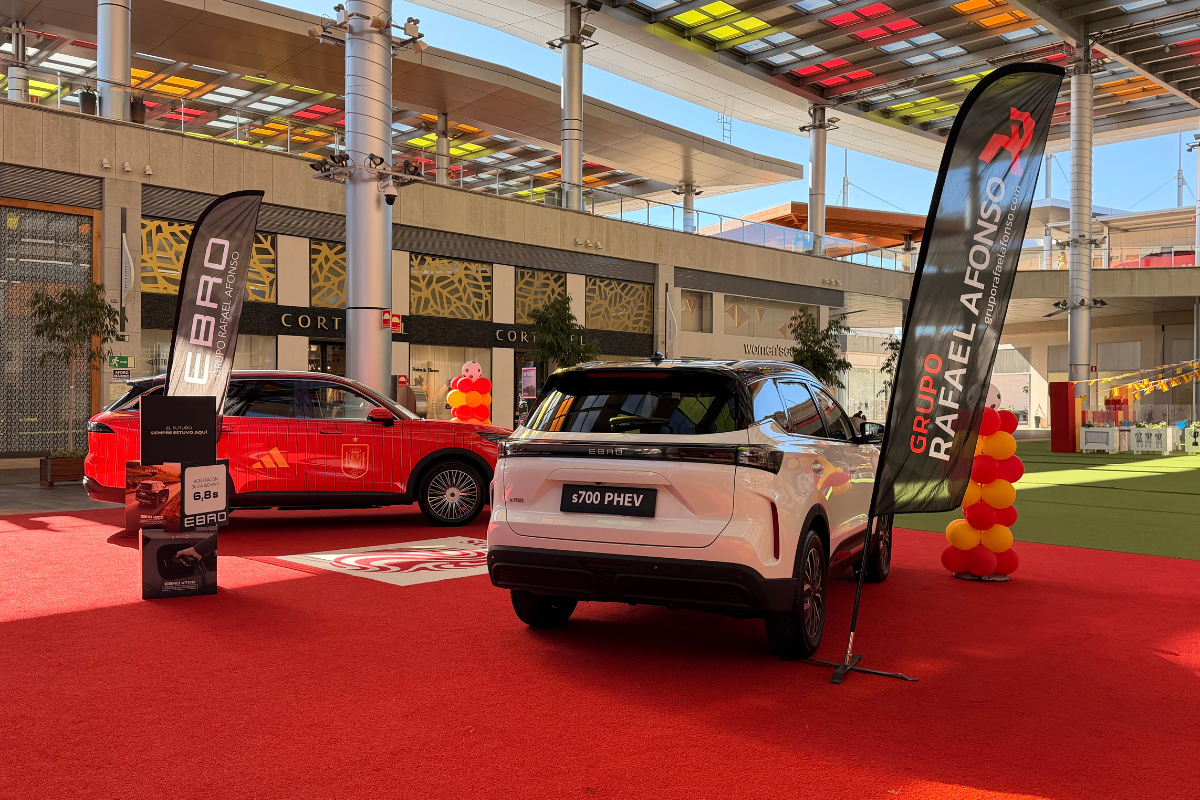EXPOSICIÓN EBRO RAFAEL AFONSO s900 PHEV ALISIOS